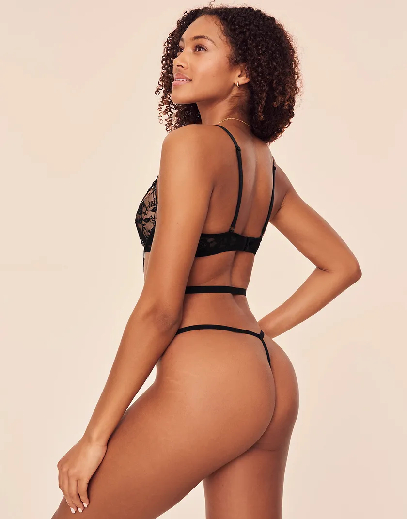 Leila Black Contour lingerie bundle Model 4