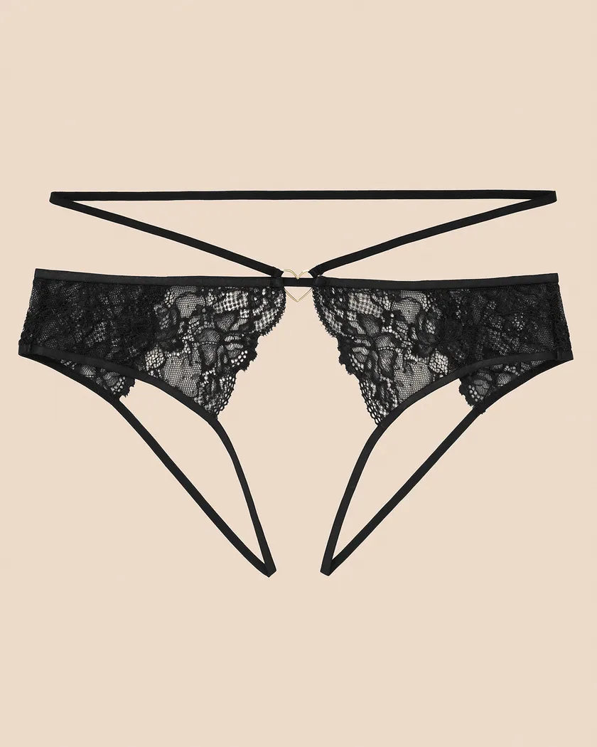 Danielle Bikini Black panty bundle Still 3