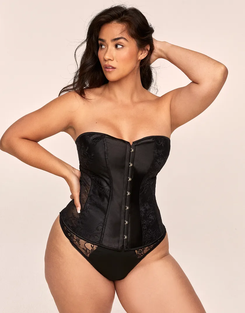 Ashoka Black Plus corset bundle Model 5