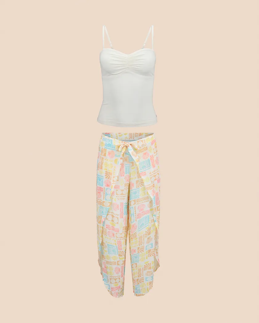 Patti Light White 2 lounge bundle Still 2