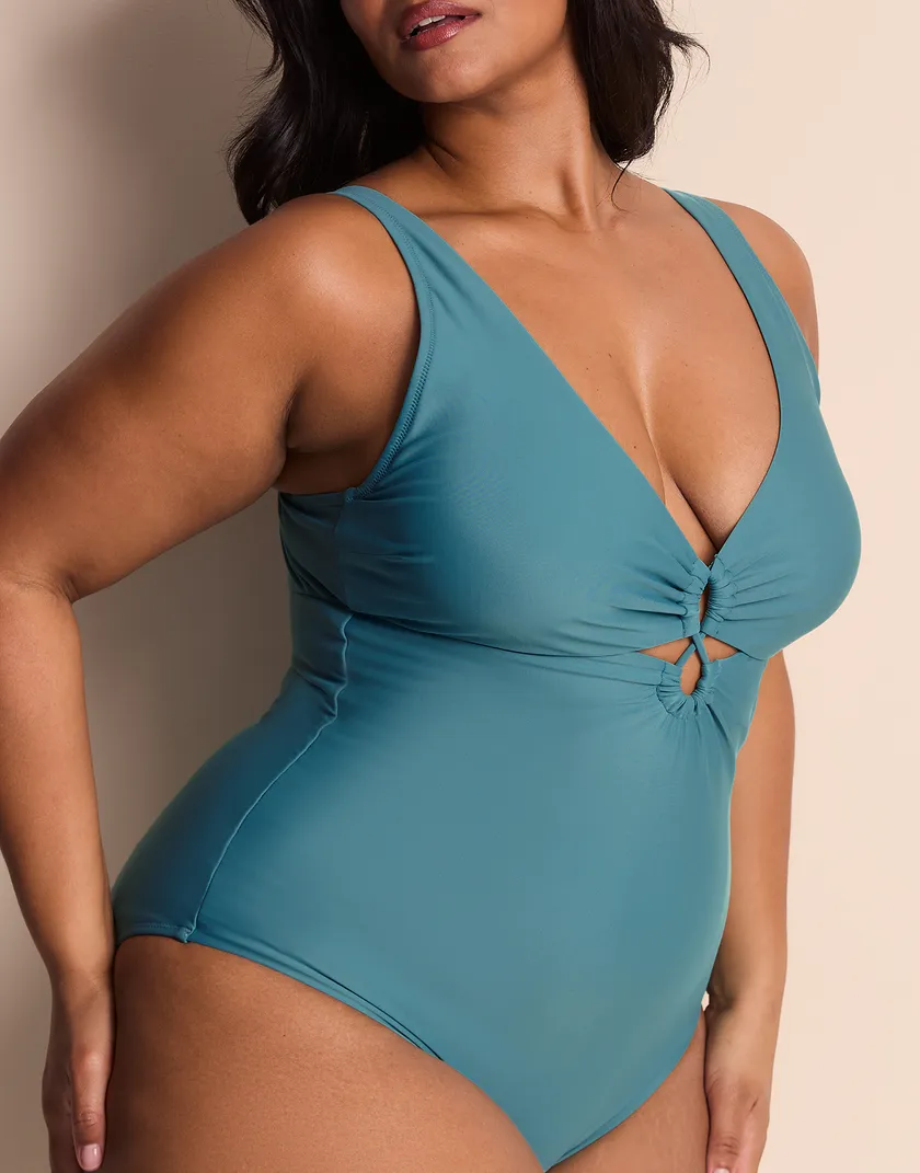 Elizabeth Dark Blue Plus Contour swimwear bundle Model 5